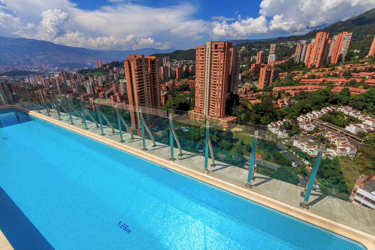 Rooftop pool Novotel Medellin El Tesoro dental tourism