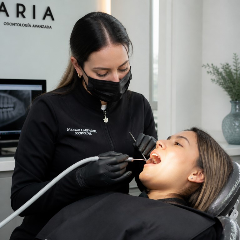 You are currently viewing Veneers and Teeth Grinding (Bruxism): What You Must Know Before Getting Them